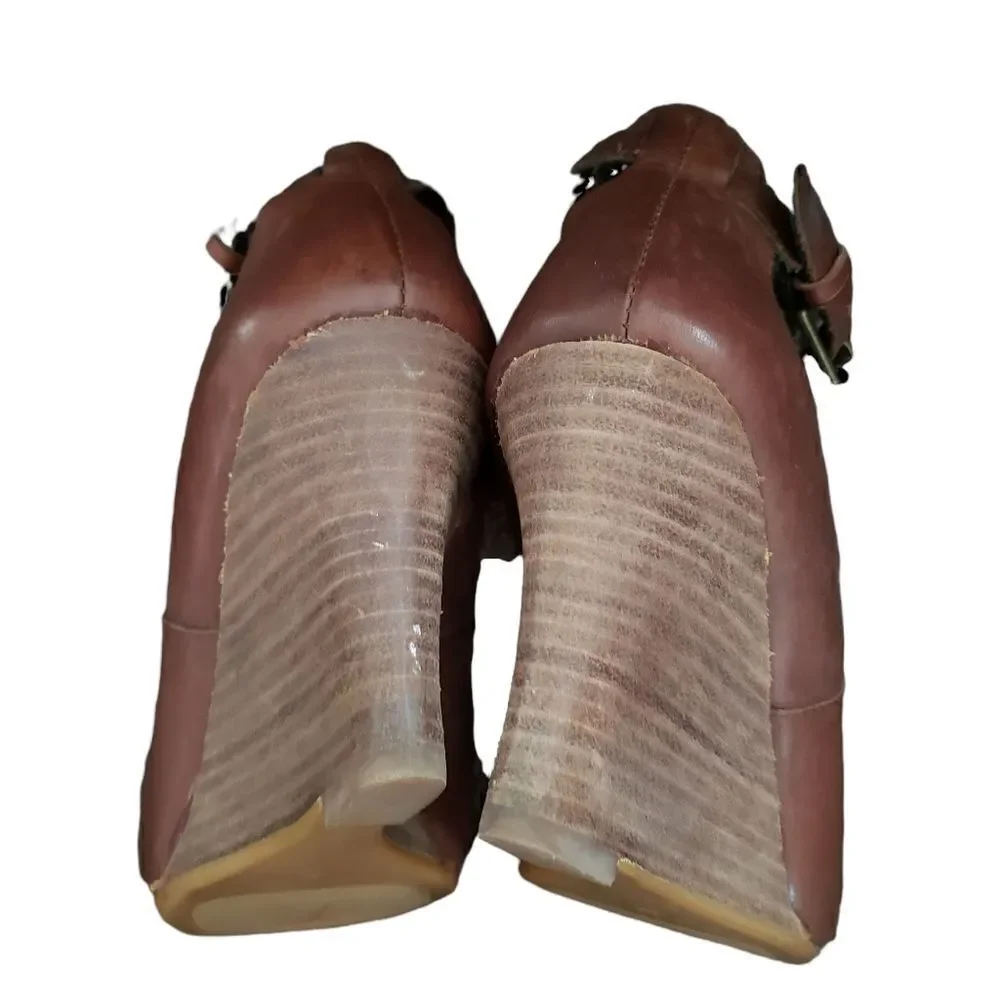 Lauren Ralph Lauren Hannie Wedge Pump Size 5B
